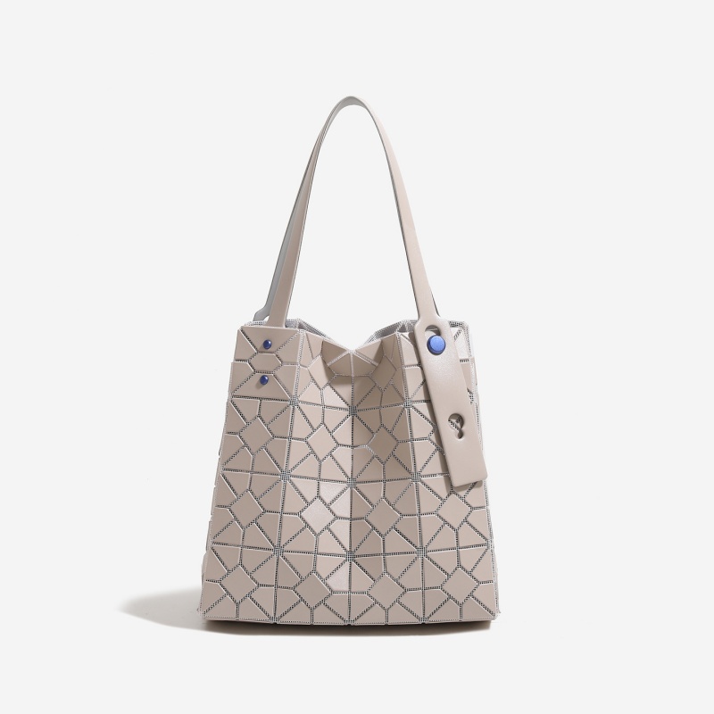 Women Bags 2026 Trends - Sac fourre-tout géométrique tendance en losanges