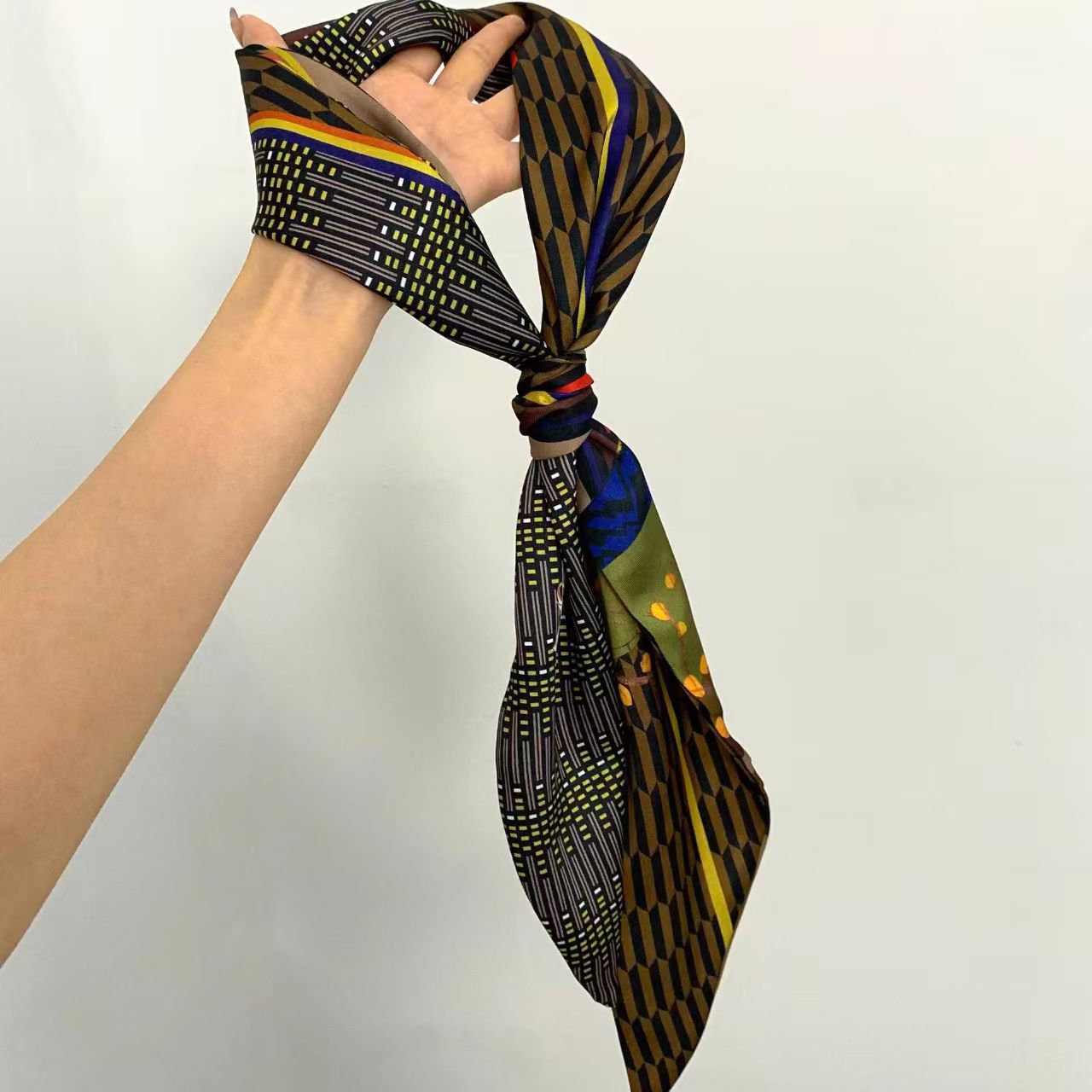 Foulard en soie biaisé imprimé - Women Bags On Sale avis et prix